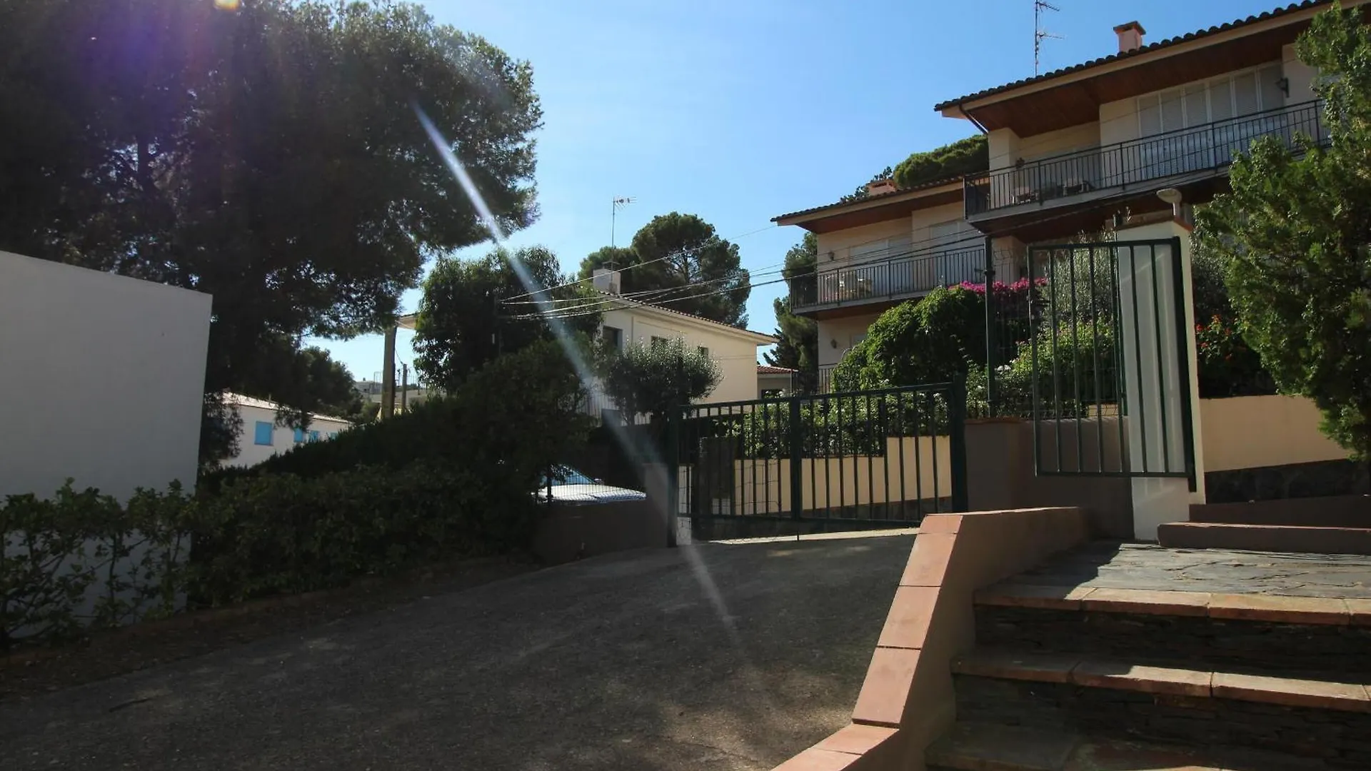 Casa Con Jardin A 100M De La Playa De La Farella, Wifi Y Garaje Privado - Es-228-175 Villa Llanca Spain