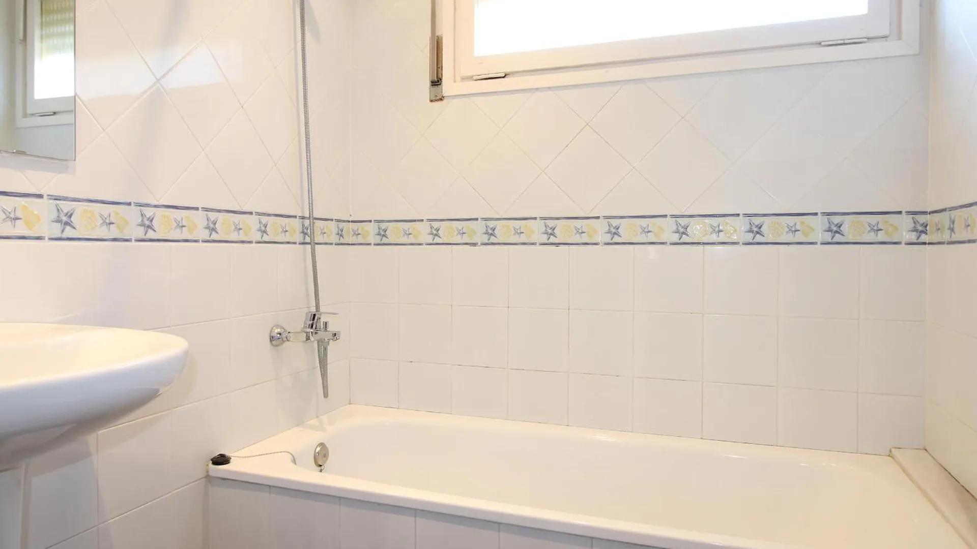 Casa Con Jardin A 100M De La Playa De La Farella, Wifi Y Garaje Privado - Es-228-175 Villa Llanca Holiday home
