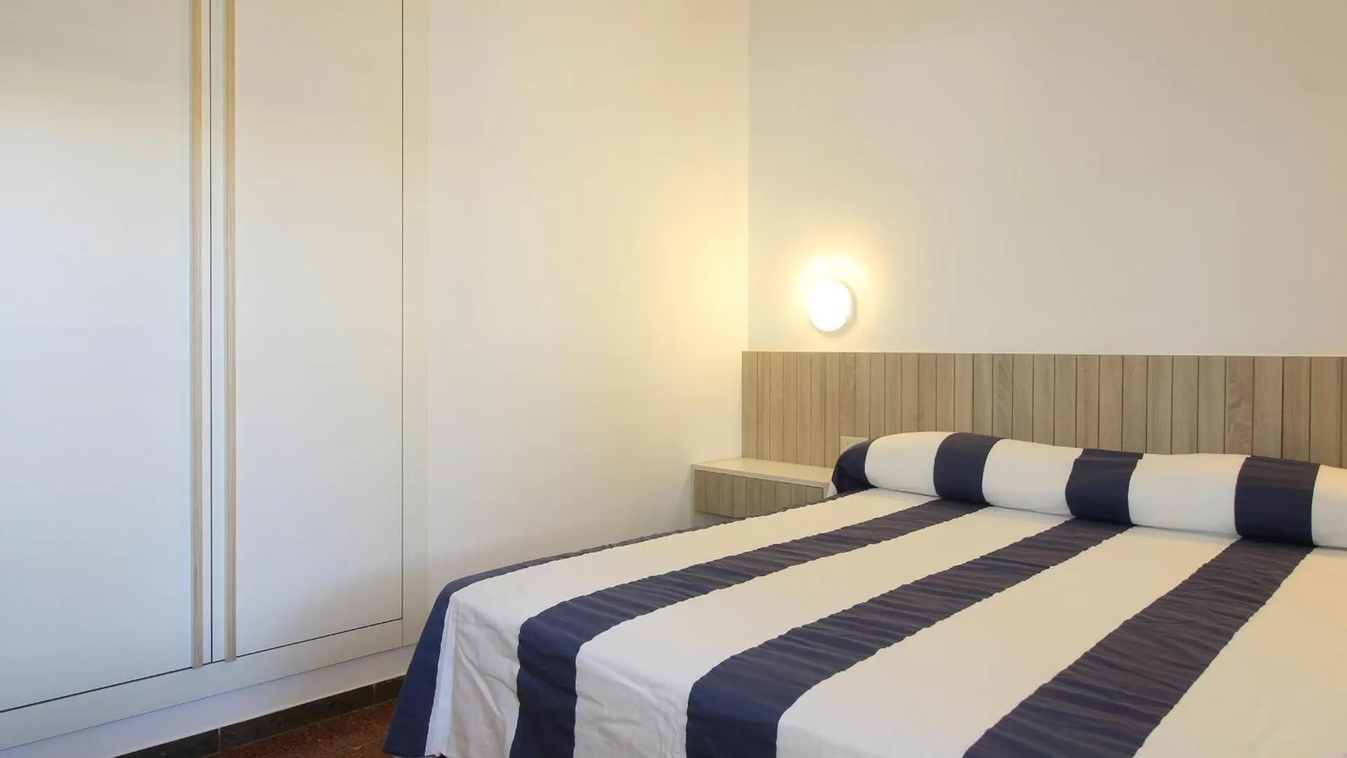 Casa Con Jardin A 100M De La Playa De La Farella, Wifi Y Garaje Privado - Es-228-175 Villa Llanca 0*,