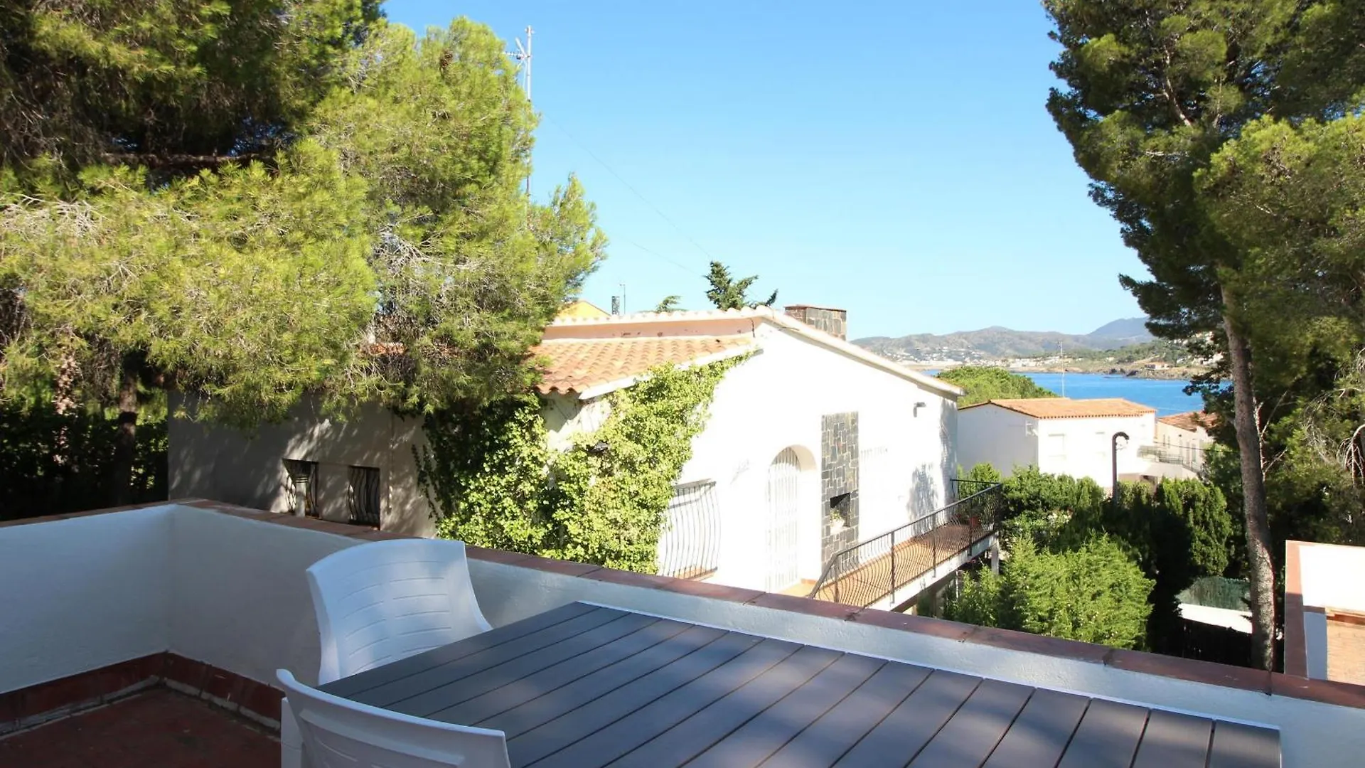 Casa Con Jardin A 100M De La Playa De La Farella, Wifi Y Garaje Privado - Es-228-175 Villa Llanca 0*,  Spain